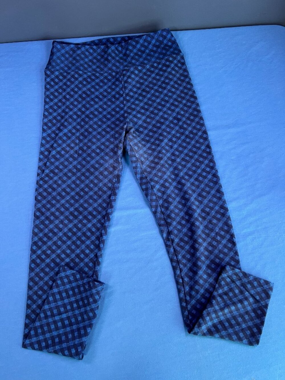 Lularoe OS Leggings Blue and Black Basketweave Pattern